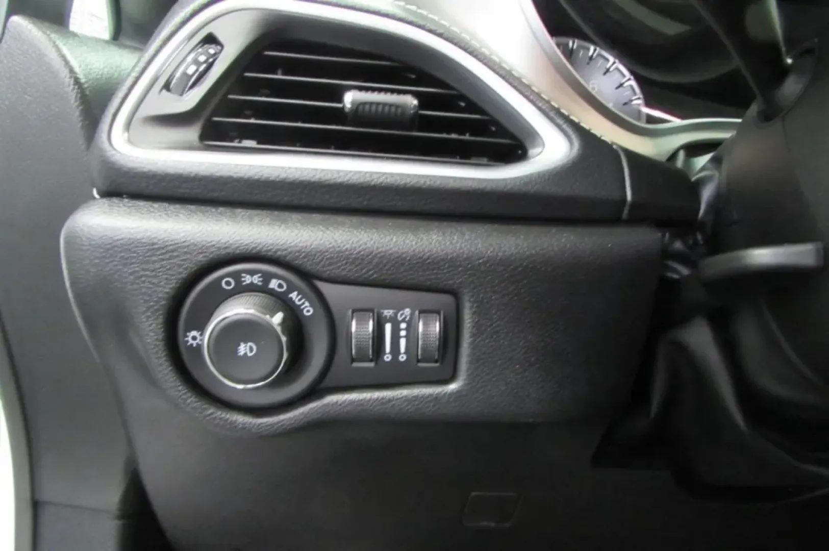 2024 /Black Chrysler Pacifica Limited (2C4RC1GG8RR) with an Other engine, Automatic transmission, located at 12836 Highway 21, De Soto, MO, 63020, (636) 337-7777, 38.151867, -90.575615 - **Elevate Your Family Adventures with the 2024 Chrysler Pacifica Limited at Pettus Ford De Soto!**<br /> <br /> Are you ready to transform your family outings into unforgettable adventures? Whether it's a road trip to the picturesque Elephant Rocks State Park or simply school drop-offs in De Soto, M - Photo#12