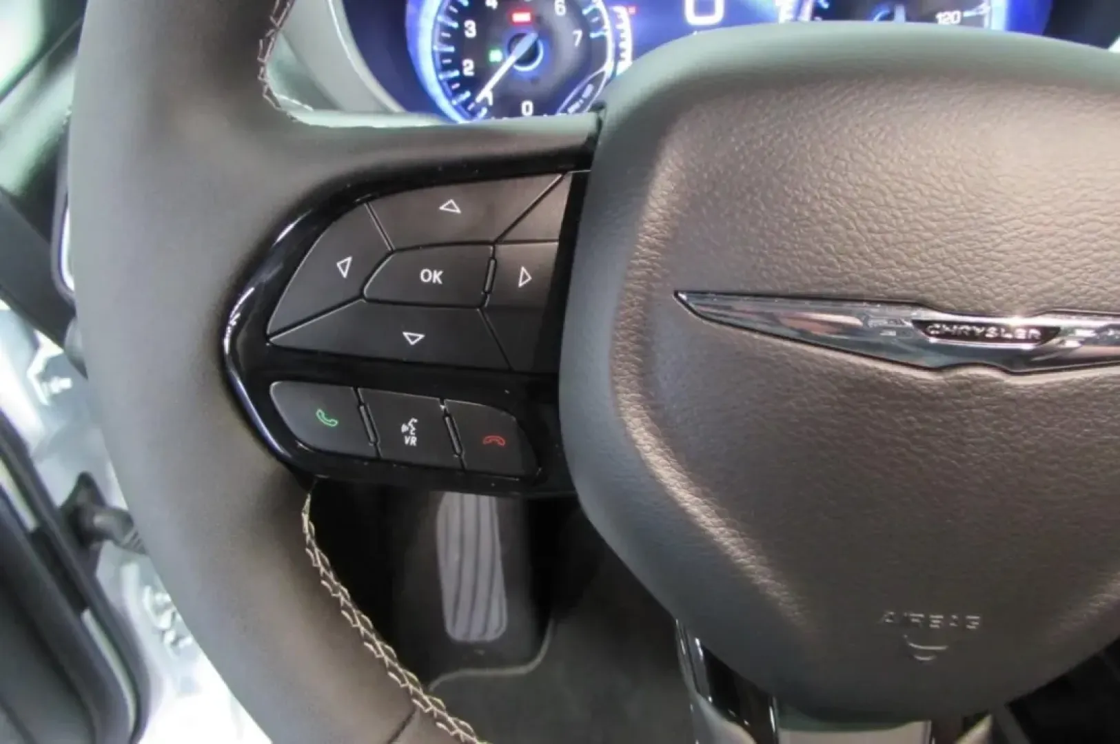 2024 /Black Chrysler Pacifica Limited (2C4RC1GG8RR) with an Other engine, Automatic transmission, located at 12836 Highway 21, De Soto, MO, 63020, (636) 337-7777, 38.151867, -90.575615 - **Elevate Your Family Adventures with the 2024 Chrysler Pacifica Limited at Pettus Ford De Soto!**<br /> <br /> Are you ready to transform your family outings into unforgettable adventures? Whether it's a road trip to the picturesque Elephant Rocks State Park or simply school drop-offs in De Soto, M - Photo#14