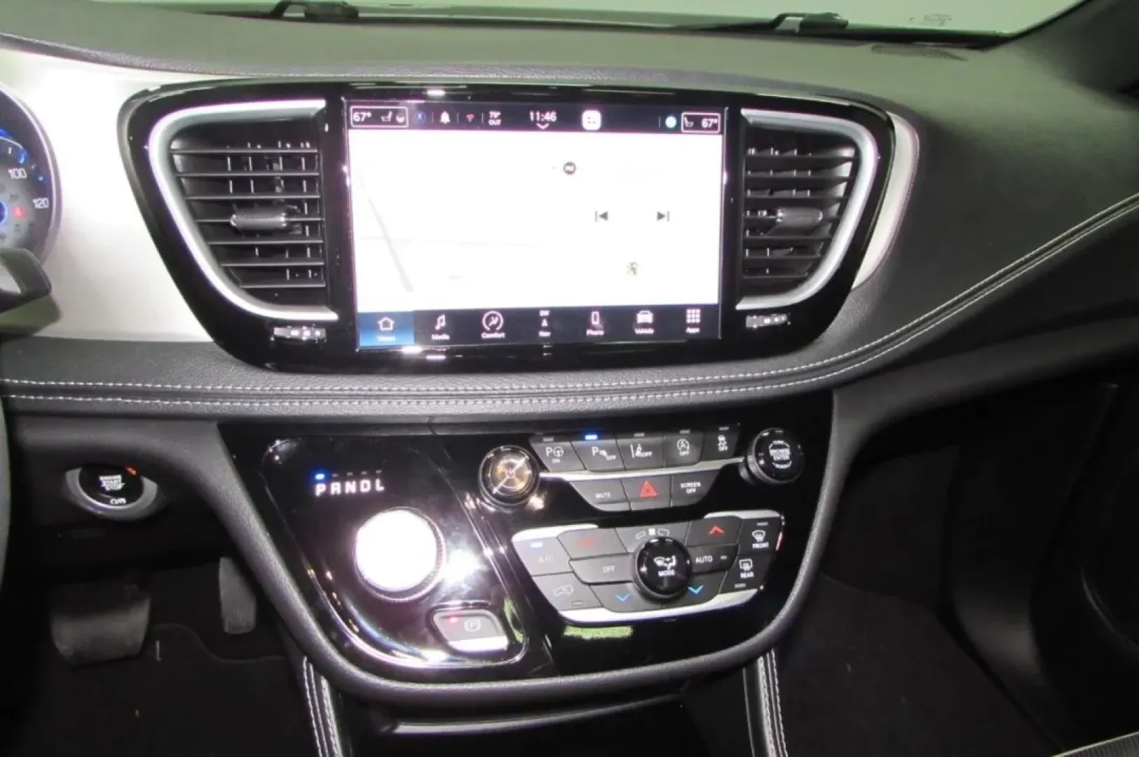 2024 /Black Chrysler Pacifica Limited (2C4RC1GG8RR) with an Other engine, Automatic transmission, located at 12836 Highway 21, De Soto, MO, 63020, (636) 337-7777, 38.151867, -90.575615 - **Elevate Your Family Adventures with the 2024 Chrysler Pacifica Limited at Pettus Ford De Soto!**<br /> <br /> Are you ready to transform your family outings into unforgettable adventures? Whether it's a road trip to the picturesque Elephant Rocks State Park or simply school drop-offs in De Soto, M - Photo#18