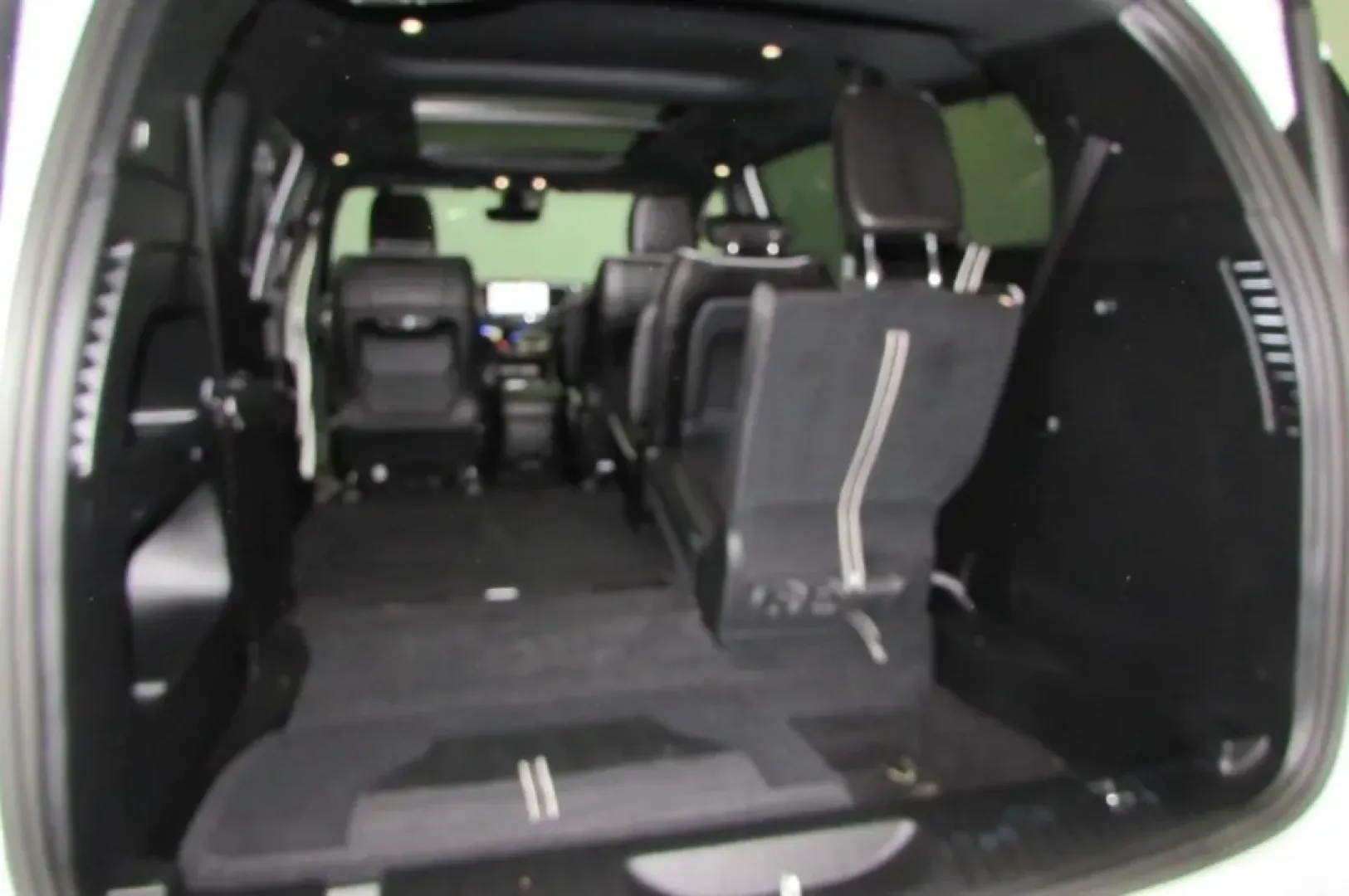 2024 /Black Chrysler Pacifica Limited (2C4RC1GG8RR) with an Other engine, Automatic transmission, located at 12836 Highway 21, De Soto, MO, 63020, (636) 337-7777, 38.151867, -90.575615 - **Elevate Your Family Adventures with the 2024 Chrysler Pacifica Limited at Pettus Ford De Soto!**<br /> <br /> Are you ready to transform your family outings into unforgettable adventures? Whether it's a road trip to the picturesque Elephant Rocks State Park or simply school drop-offs in De Soto, M - Photo#27